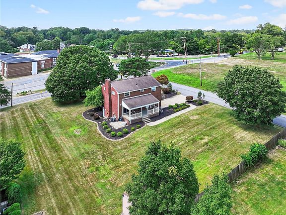 5th image of 1705 Hassam Rd