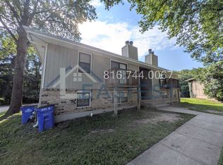 719 NE Barnes Dr APT C, Lees Summit, MO 64086