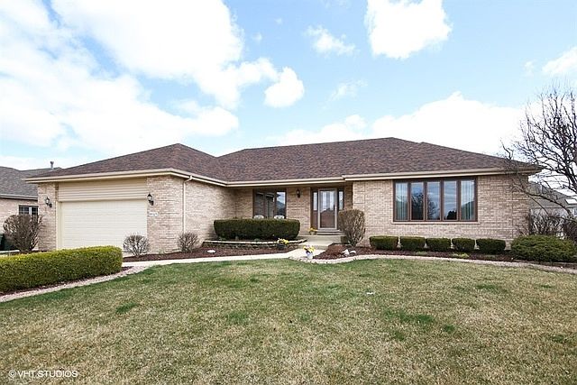 1st image of 18025 Pheasant Lake Dr