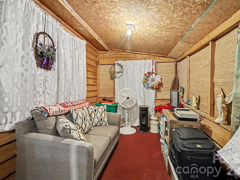 28th image of 260 Cherrywood Ln