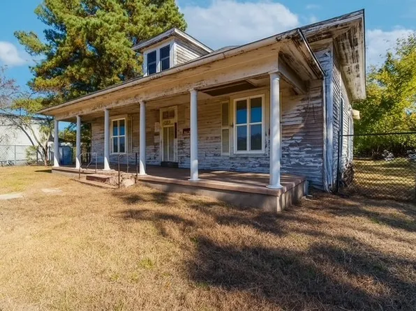 579 17th St SE, Paris, TX 75460