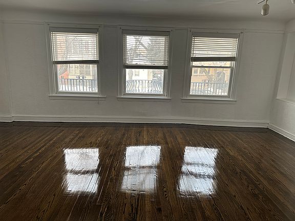 2nd image of 6221 N Fairfield Ave APT 1