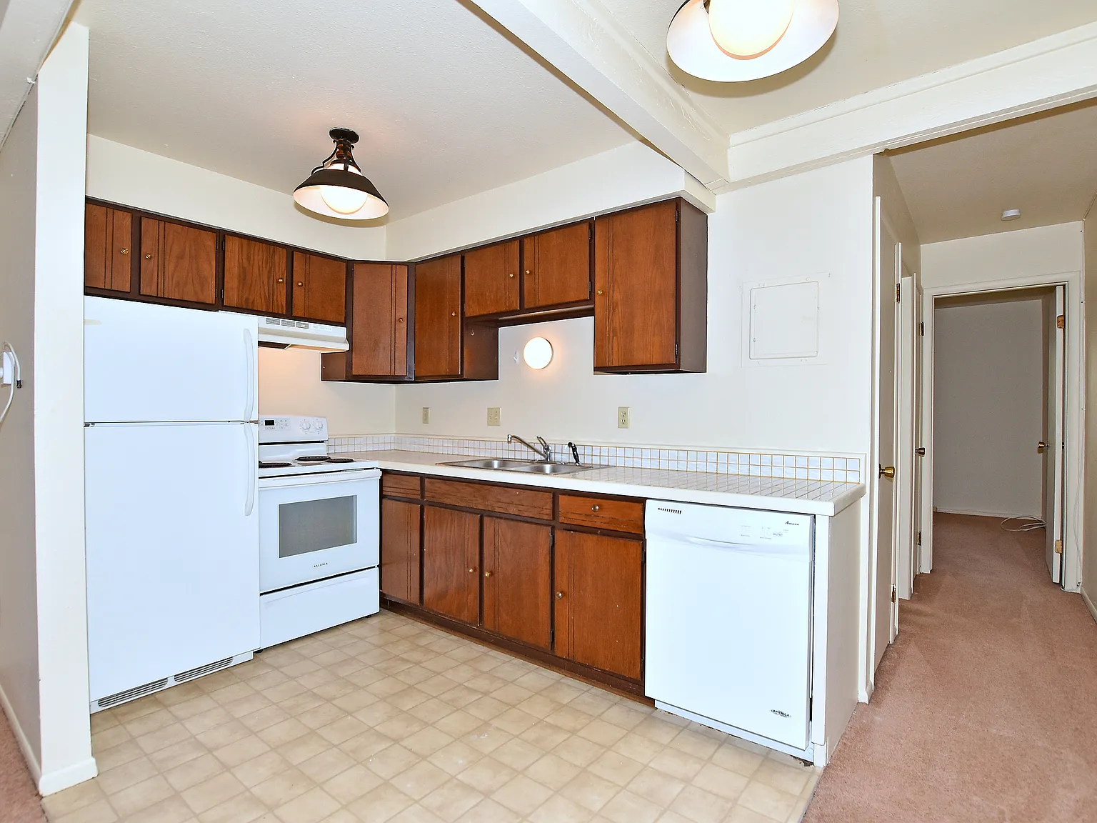 1 bed, 600 sqft, $1,037 — Photo 4