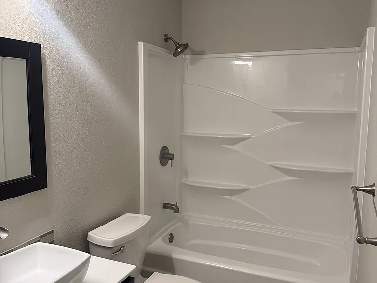 629 E 8th Ave #2 — Photo 11