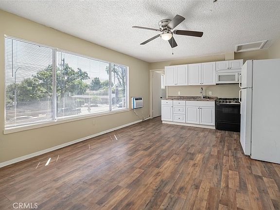 4th image of 3505 Spring St