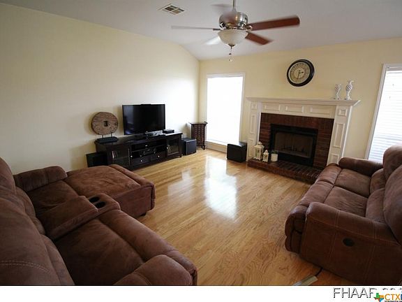 3rd image of 127 Shawnee Trl