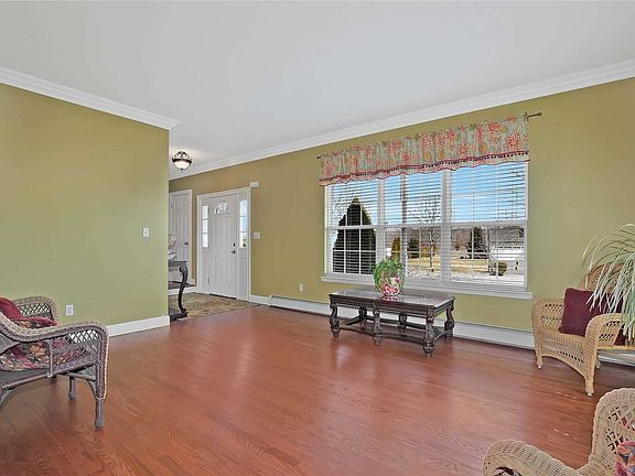 2nd image of 152 Grant Dr