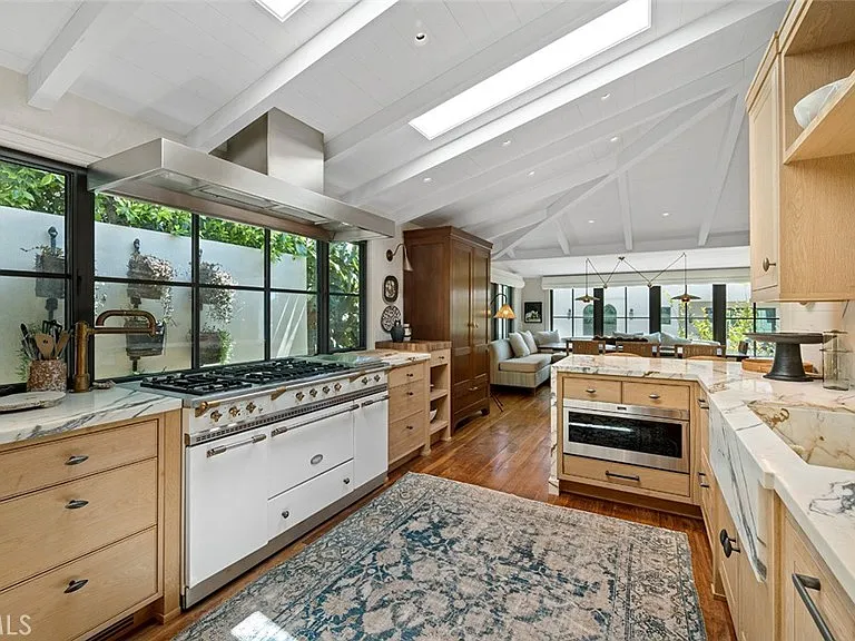 27 Emerald Bay — Photo 15