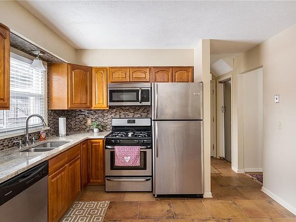 4th image of 3440 Almerinda Dr