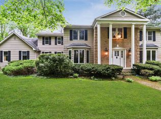 35 Wellington Rd, Locust Valley, NY 11560