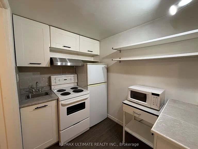8 Avion Ave #5 — Photo 9