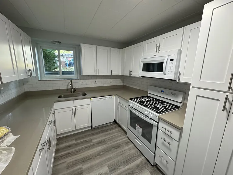 902 Erdner Ave #1 — Photo 4