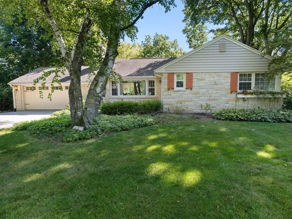 7722 North Boyd WAY, Fox Point, WI 53217