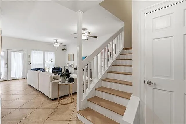 4 bed, 2.5 bath, 2495 sqft, $2,900 — Photo 3