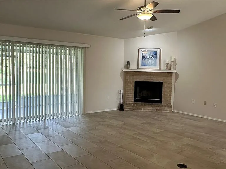 2193 Cork Oak St E — Photo 6