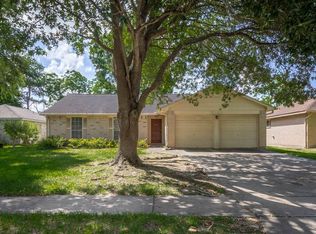 2403 Tall Ships Dr, Friendswood, TX 77546