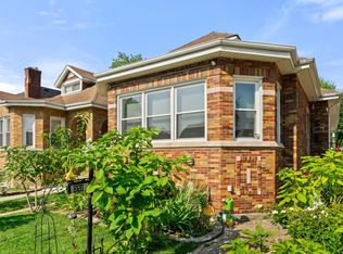 8120 S Luella Ave, Chicago, IL 60617