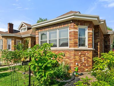 8120 S Luella Ave, Chicago, IL, 60617