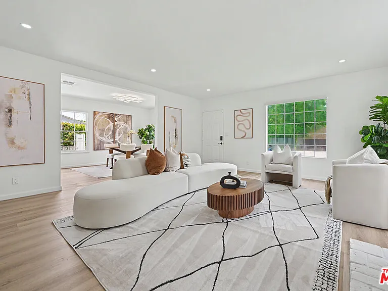 5119 Enfield Ave — Photo 5