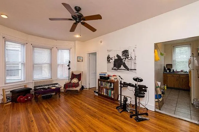 4826 Cedar Ave #2R — Photo 4