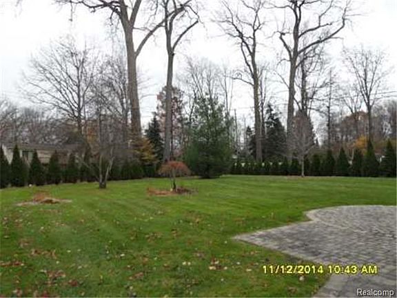 3rd image of 24779 Delwood St