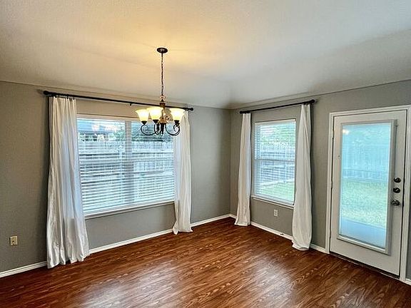 5th image of 9840 Parkmere Dr