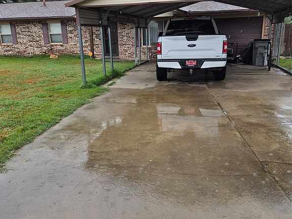 3rd image of 708 SE 3rd St