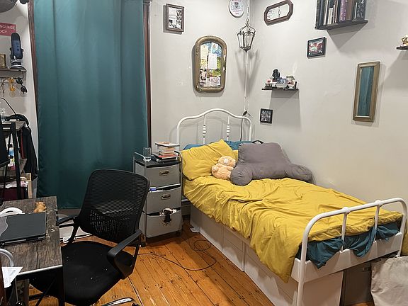 5th image of 31 Tremont St APT 3
