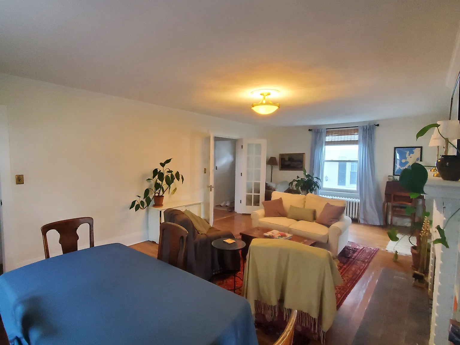 4 bed, 2.5 bath, 1600 sqft, $2,400 — Photo 4