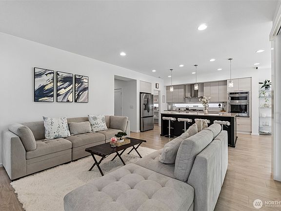 5th image of 16203 27th Street E
