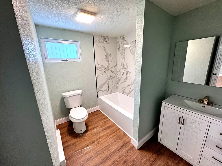 800 S Westland Dr #11 — Photo 11