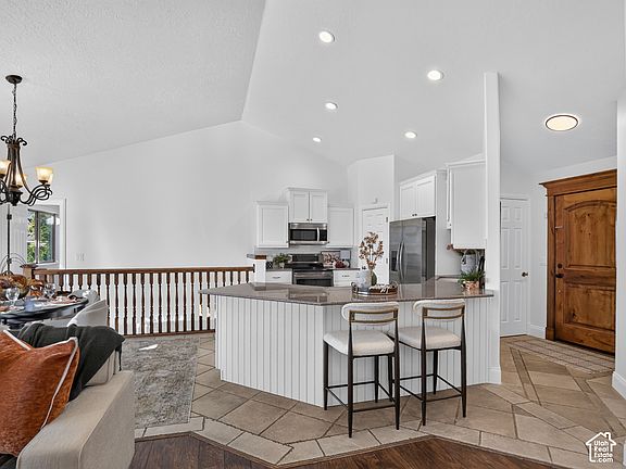 5th image of 2538 S Cimmaron Dr E