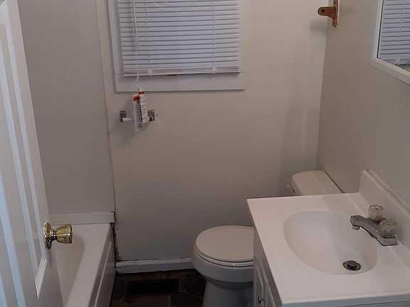 4th image of 4712 Primrose Ave