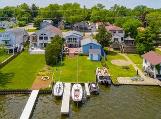 35371 N Wilson Rd, Ingleside, IL 60041