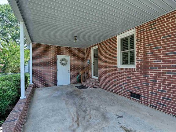 4th image of 110 Wildrose Ln