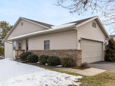 998 Country Gdn NW, Grand Rapids, MI, 49534