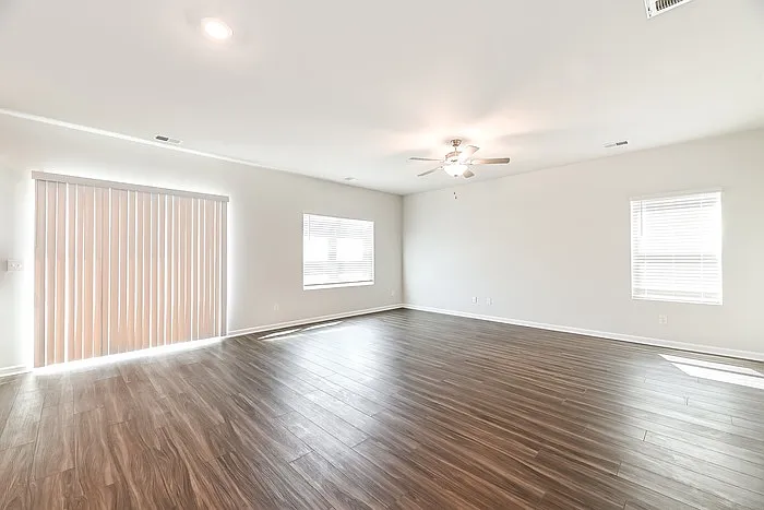 4 bed, 2.5 bath, 2166 sqft, $2,695 — Photo 4