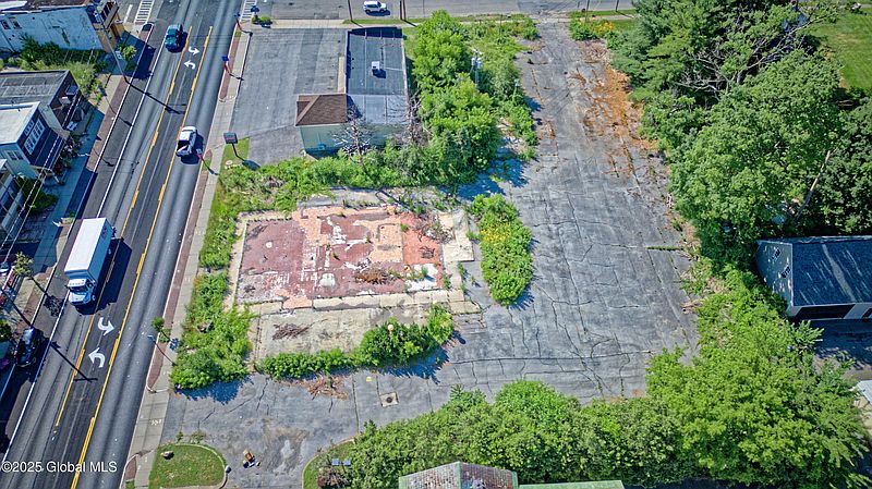 3rd image of 20-22 Main Street