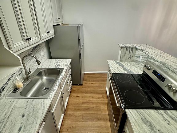 5th image of 220 Doucet Rd #105A