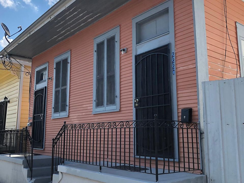 1st image of 2220 Marais St