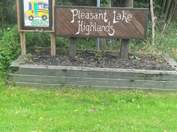 0 Blue Jay Way, West Bloomfield, MI 48322