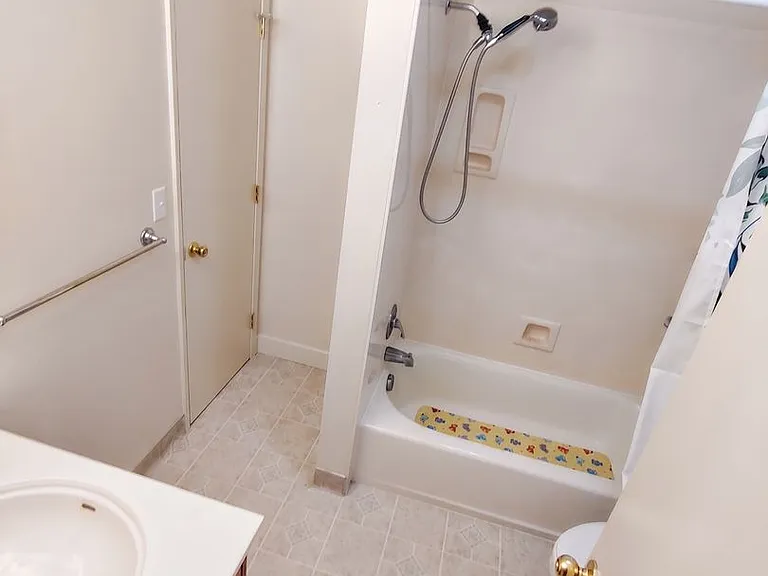 8525 Bandon Dr — Photo 6