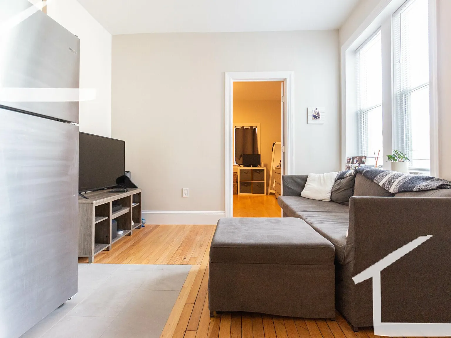 2 bed, 529 sqft, $3,100 — Photo 2