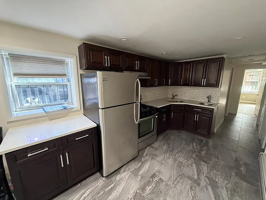 3820 Avenue L — Photo 3