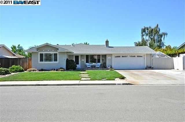 1st image of 1691 Darwin Ave