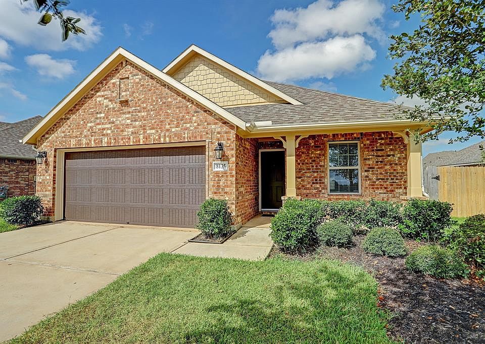 1st image of 8135 Oxbow Manor Ln