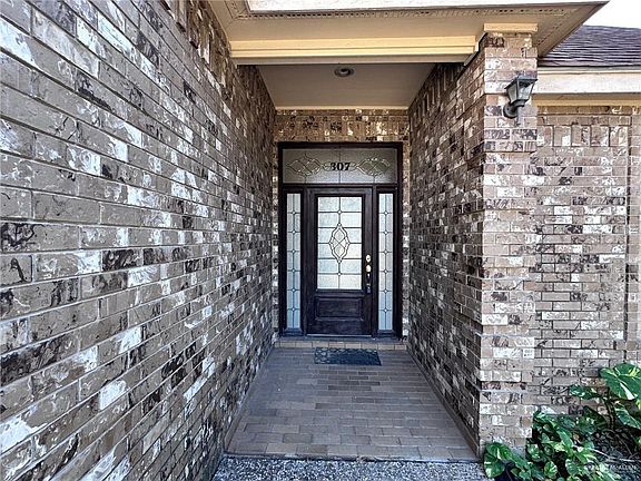 2nd image of 307 Marigold Ave