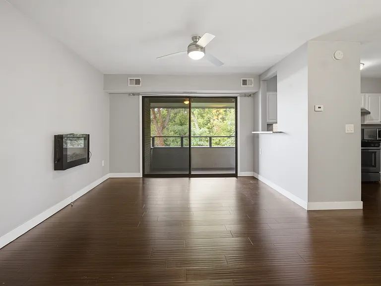 304 Forbes St #K — Photo 5