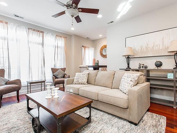 5th image of 5301 W Leland Ave #2