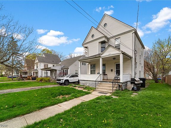 3rd image of 237 Wooster St